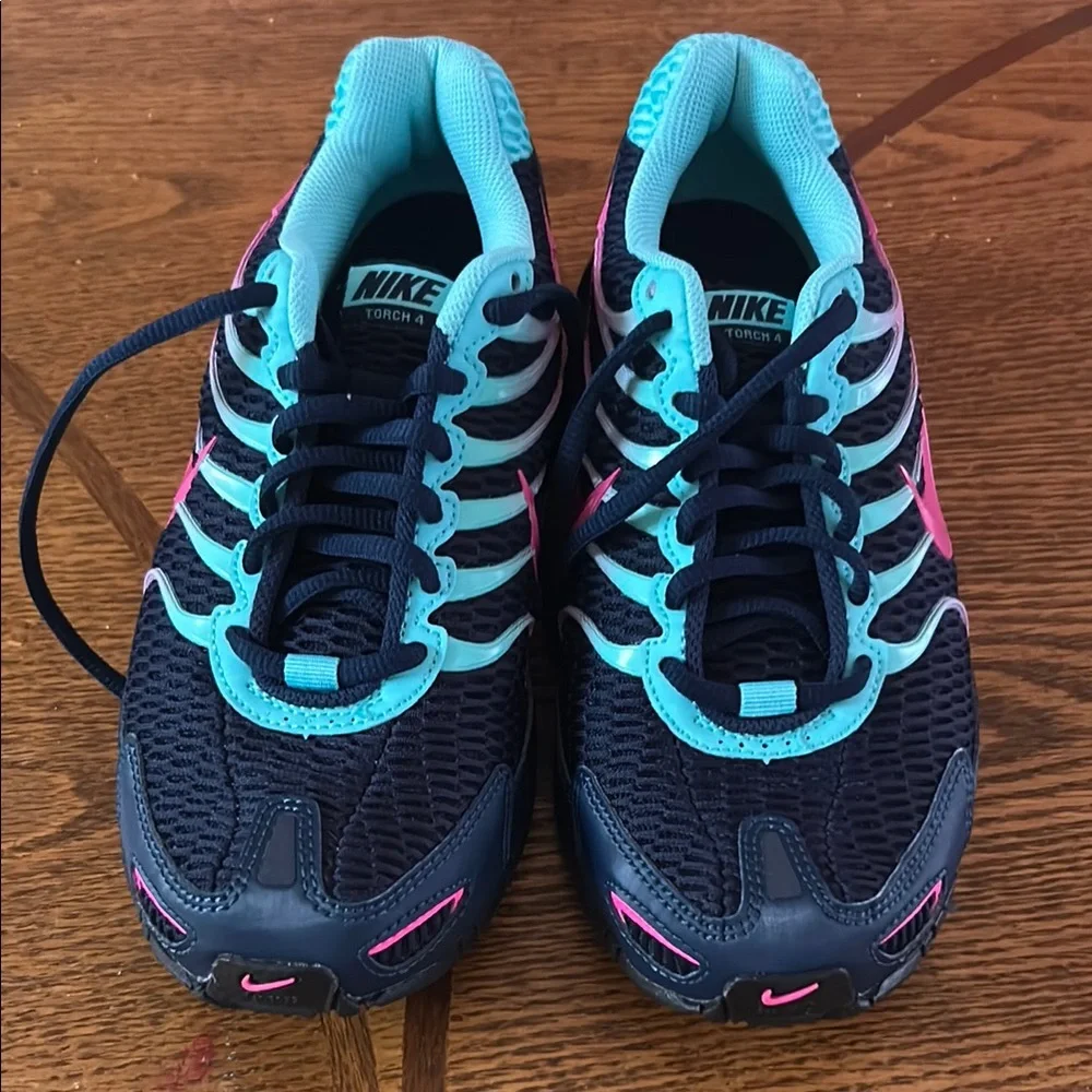 Nike Blue and Pink Athletic Shoes with Cushioned Sole - Picture 1 of 11